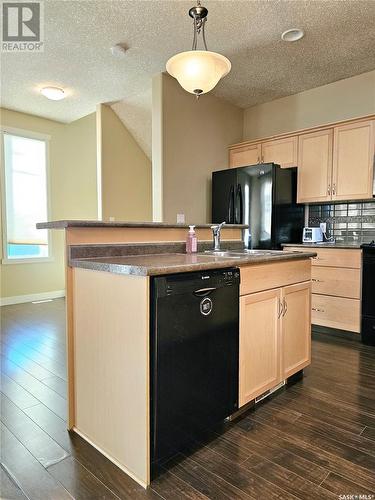 31 701 Mcintosh Street E, Swift Current, SK - Indoor Photo Showing Kitchen