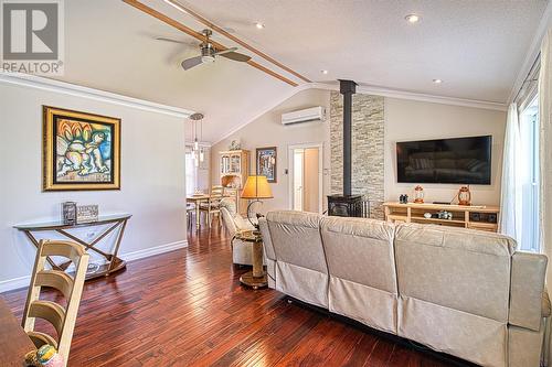 16 Lakeview Crescent, Roberts Arm, NL - Indoor Photo Showing Living Room