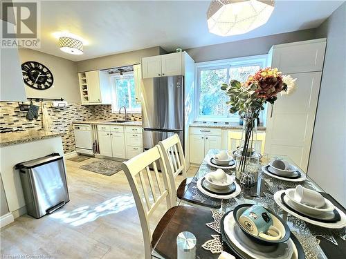 2 Fisher Mills Road, Cambridge, ON - Indoor Photo Showing Dining Room