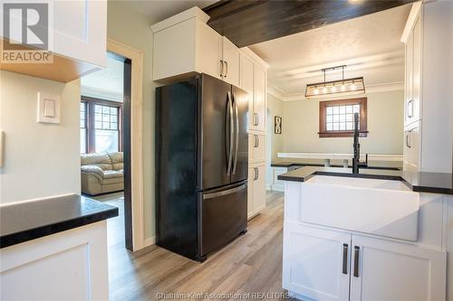 69 Amelia Street, Chatham, ON - Indoor Photo Showing Kitchen