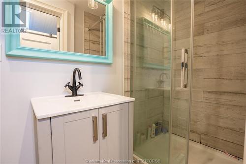 69 Amelia Street, Chatham, ON - Indoor Photo Showing Bathroom