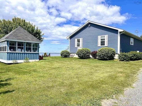 11 Beach Road, Tidnish Bridge, NS 