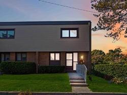 4 Forestside Crescent  Halifax, NS B3M 1M4