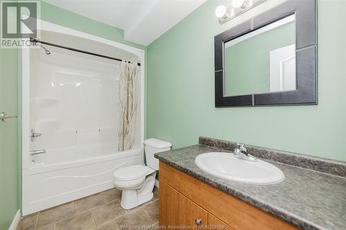 3068 Troup, Windsor, ON - Indoor Photo Showing Bathroom