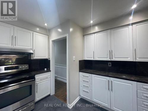 39 Muircrest Drive, Toronto, ON - Indoor Photo Showing Kitchen