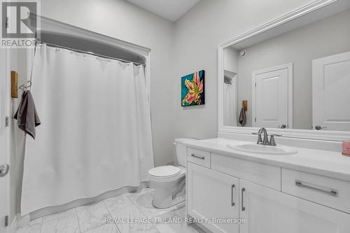 95 Brooker Trail, Thames Centre (Thorndale), ON - Indoor Photo Showing Bathroom