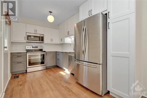 3205 Uplands Drive Unit#18, Ottawa, ON - Indoor Photo Showing Kitchen