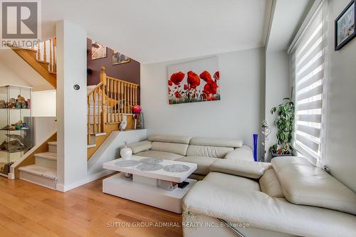 33 Lodgeway Drive, Vaughan, ON - Indoor Photo Showing Living Room