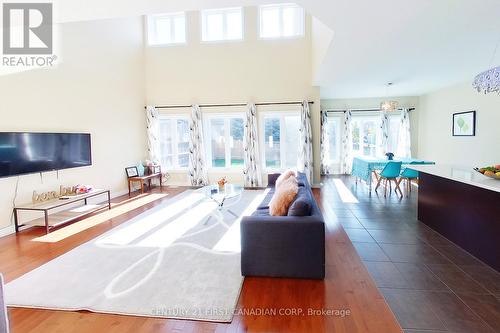 479 Blackacres Boulevard, London, ON - Indoor Photo Showing Living Room