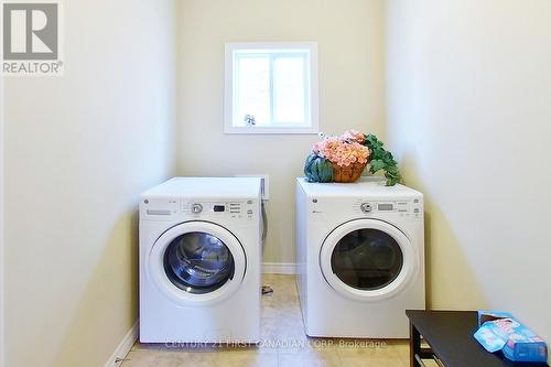 479 Blackacres Boulevard, London, ON - Indoor Photo Showing Laundry Room