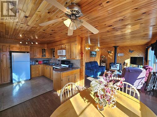 735 Lakeview Road, Spruce Brook, NL - Indoor Photo Showing Kitchen