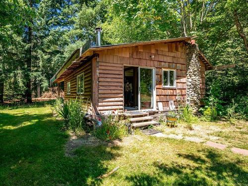 7758 Island Hwy South, Fanny Bay, BC 