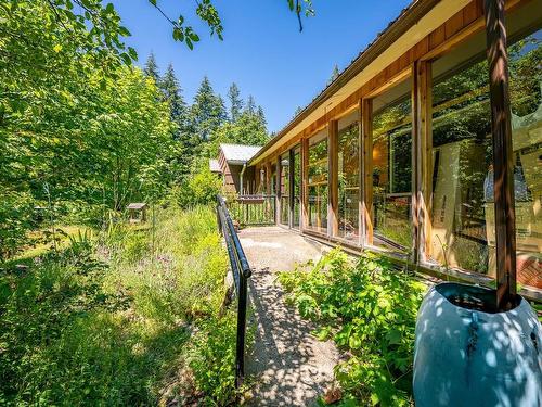 7758 Island Hwy South, Fanny Bay, BC 