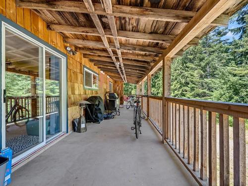 7758 Island Hwy South, Fanny Bay, BC 