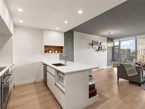 903-989 Johnson St, Victoria, BC - Indoor Photo Showing Kitchen With Double Sink