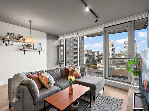 903-989 Johnson St, Victoria, BC - Indoor Photo Showing Living Room