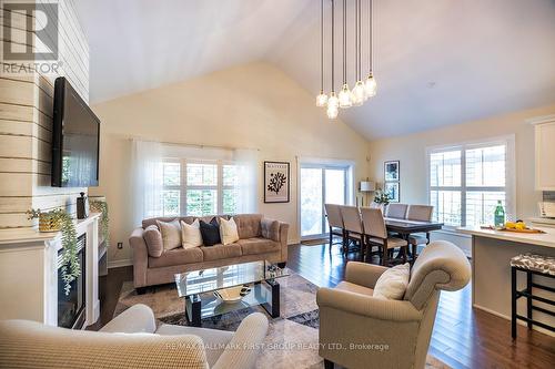 50 Sisson Lane, Clarington (Newcastle), ON - Indoor Photo Showing Living Room