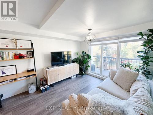 2057 - 75 George Appleton Way, Toronto, ON - Indoor Photo Showing Living Room