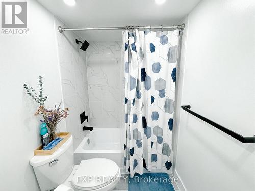 2057 - 75 George Appleton Way, Toronto, ON - Indoor Photo Showing Bathroom