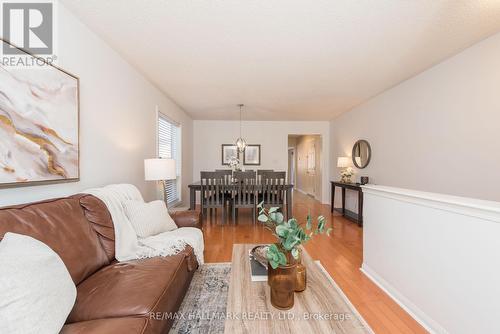 1108 Barr Crescent, Milton, ON - Indoor Photo Showing Living Room