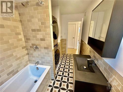 1436 Bellamy Street Unit#2, Ottawa, ON - Indoor Photo Showing Bathroom