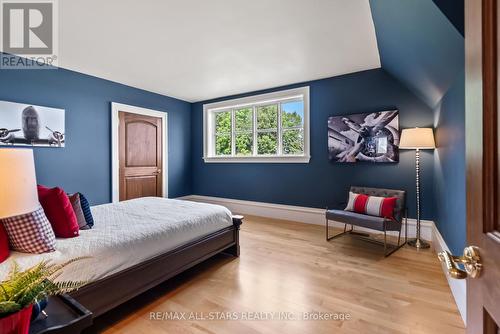 1646 Concession 11 Road, Brock, ON - Indoor Photo Showing Bedroom