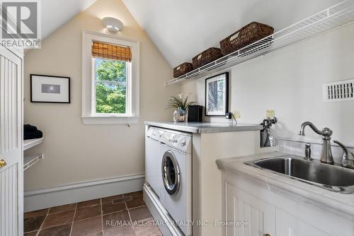 1646 Concession 11 Road, Brock, ON - Indoor Photo Showing Laundry Room