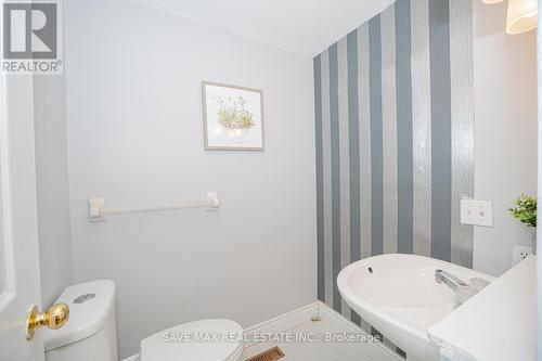 30 Worthington Avenue, Brampton, ON - Indoor Photo Showing Bathroom