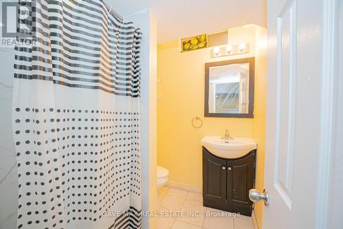 30 Worthington Avenue, Brampton, ON - Indoor Photo Showing Bathroom