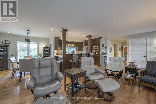 547 Sherene Terrace, London, ON - Indoor Photo Showing Living Room