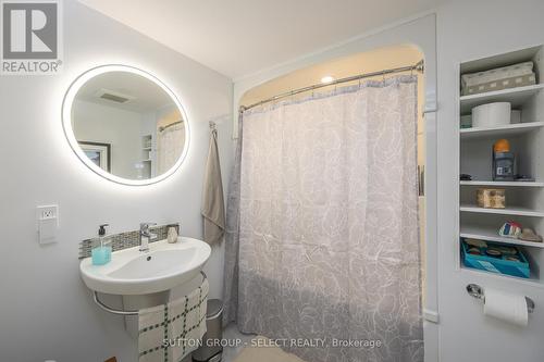 547 Sherene Terrace, London, ON - Indoor Photo Showing Bathroom