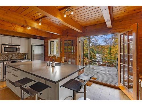 Kitchen - 236 Mtée Du Val-De-Loire, Saint-Adolphe-D'Howard, QC - Indoor Photo Showing Kitchen