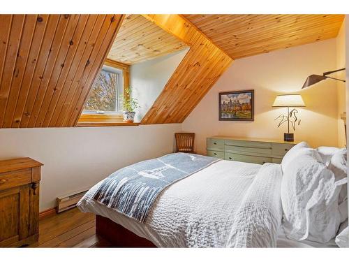 Bedroom - 236 Mtée Du Val-De-Loire, Saint-Adolphe-D'Howard, QC - Indoor Photo Showing Bedroom