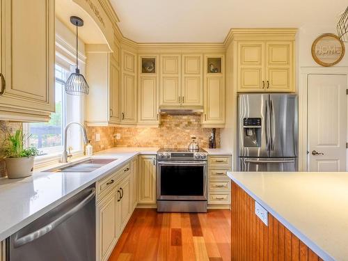 Cuisine - 795 Rg Elmire, Saint-Paul-D'Abbotsford, QC - Indoor Photo Showing Kitchen With Upgraded Kitchen