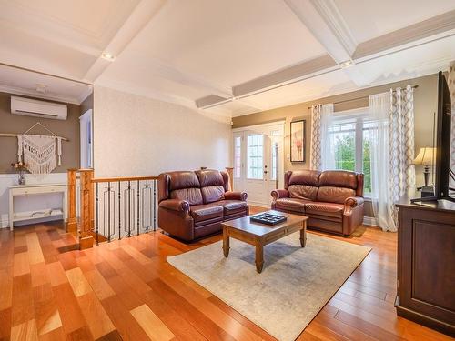 Salon - 795 Rg Elmire, Saint-Paul-D'Abbotsford, QC - Indoor Photo Showing Living Room