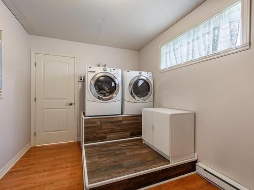 Salle de lavage - 795 Rg Elmire, Saint-Paul-D'Abbotsford, QC - Indoor Photo Showing Laundry Room