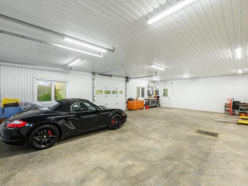 Garage - 795 Rg Elmire, Saint-Paul-D'Abbotsford, QC - Indoor Photo Showing Garage