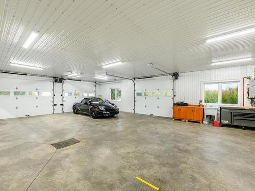 Garage - 795 Rg Elmire, Saint-Paul-D'Abbotsford, QC - Indoor Photo Showing Garage