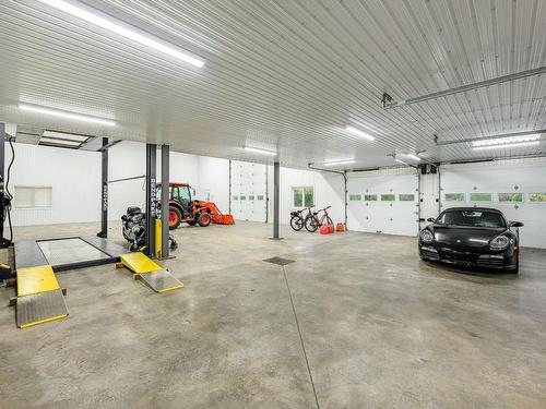 Garage - 795 Rg Elmire, Saint-Paul-D'Abbotsford, QC - Indoor Photo Showing Garage