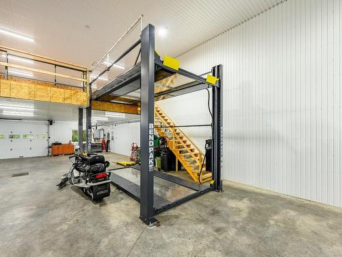 Garage - 795 Rg Elmire, Saint-Paul-D'Abbotsford, QC - Indoor Photo Showing Garage