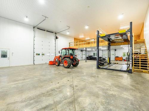 Garage - 795 Rg Elmire, Saint-Paul-D'Abbotsford, QC - Indoor Photo Showing Garage