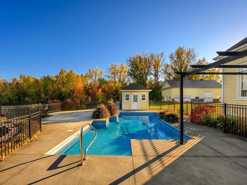 Piscine - 795 Rg Elmire, Saint-Paul-D'Abbotsford, QC - Outdoor With In Ground Pool With Backyard