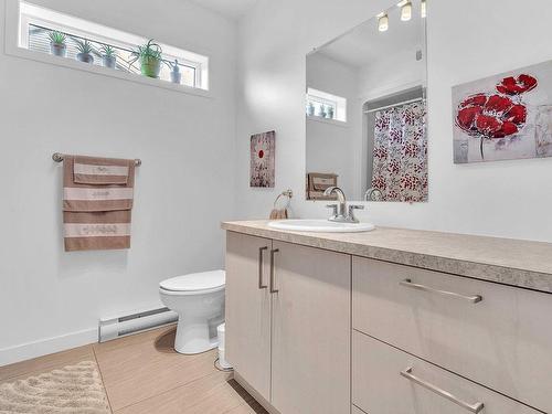 Bathroom - 809  - 811 Rue Abraham, Morin-Heights, QC - Indoor Photo Showing Bathroom