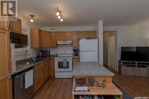 43 111 Fairbrother Crescent, Saskatoon, SK - Indoor Photo Showing Kitchen