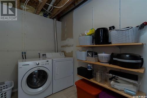 43 111 Fairbrother Crescent, Saskatoon, SK - Indoor Photo Showing Laundry Room