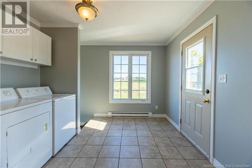 328 Route 940, Sackville, NB - Indoor Photo Showing Laundry Room