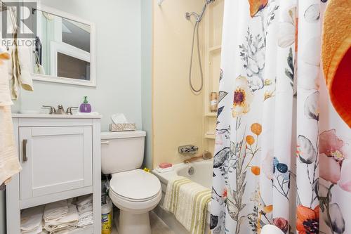 125 Cabot Street, St. John'S, NL - Indoor Photo Showing Bathroom