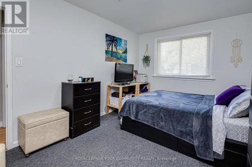 31 Gravenhurst Avenue, Toronto, ON - Indoor Photo Showing Bedroom