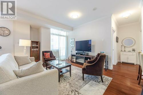 1005 - 360 Pearl Street, Burlington, ON - Indoor Photo Showing Living Room