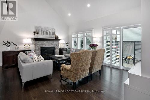 112 Admiral'S Trail, Blue Mountains, ON - Indoor Photo Showing Living Room With Fireplace